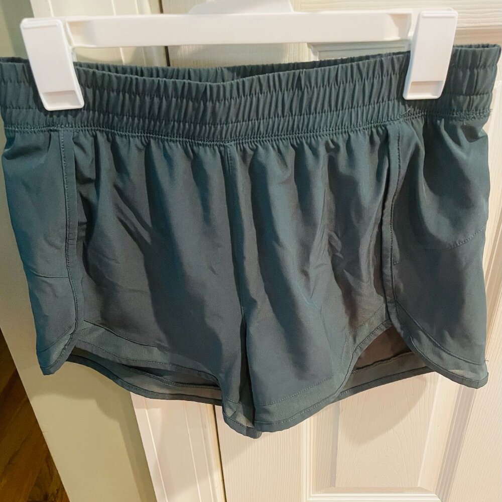 Gaiam Yoga Shorts--size small - Picture 2 of 3